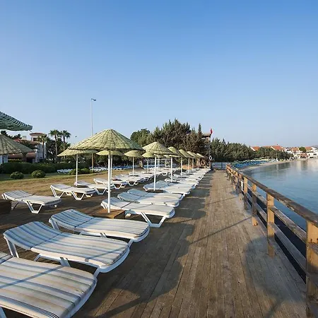 Altin Yunus Apart Beach Plus Кешме