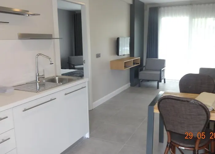 شقة فندقية Altin Yunus Apart Beach Plus 4*